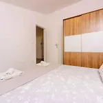 In 45899 公寓 茨里克韦尼察