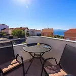 In 45899 * 茨里克韦尼察