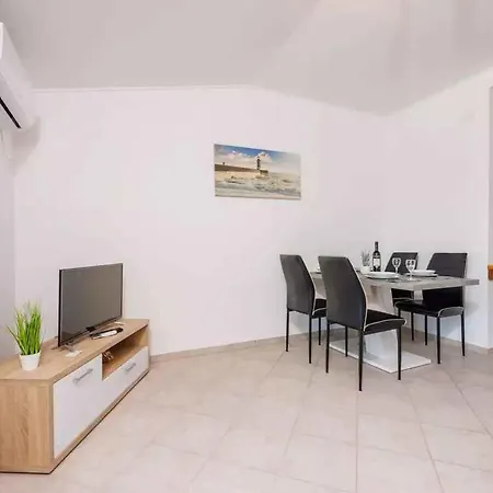 In 45899 Apartment