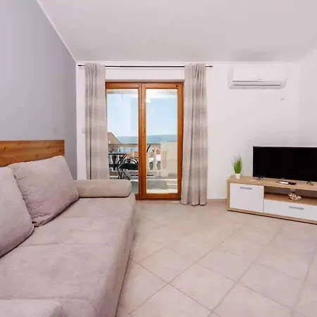 In 45899 Apartment